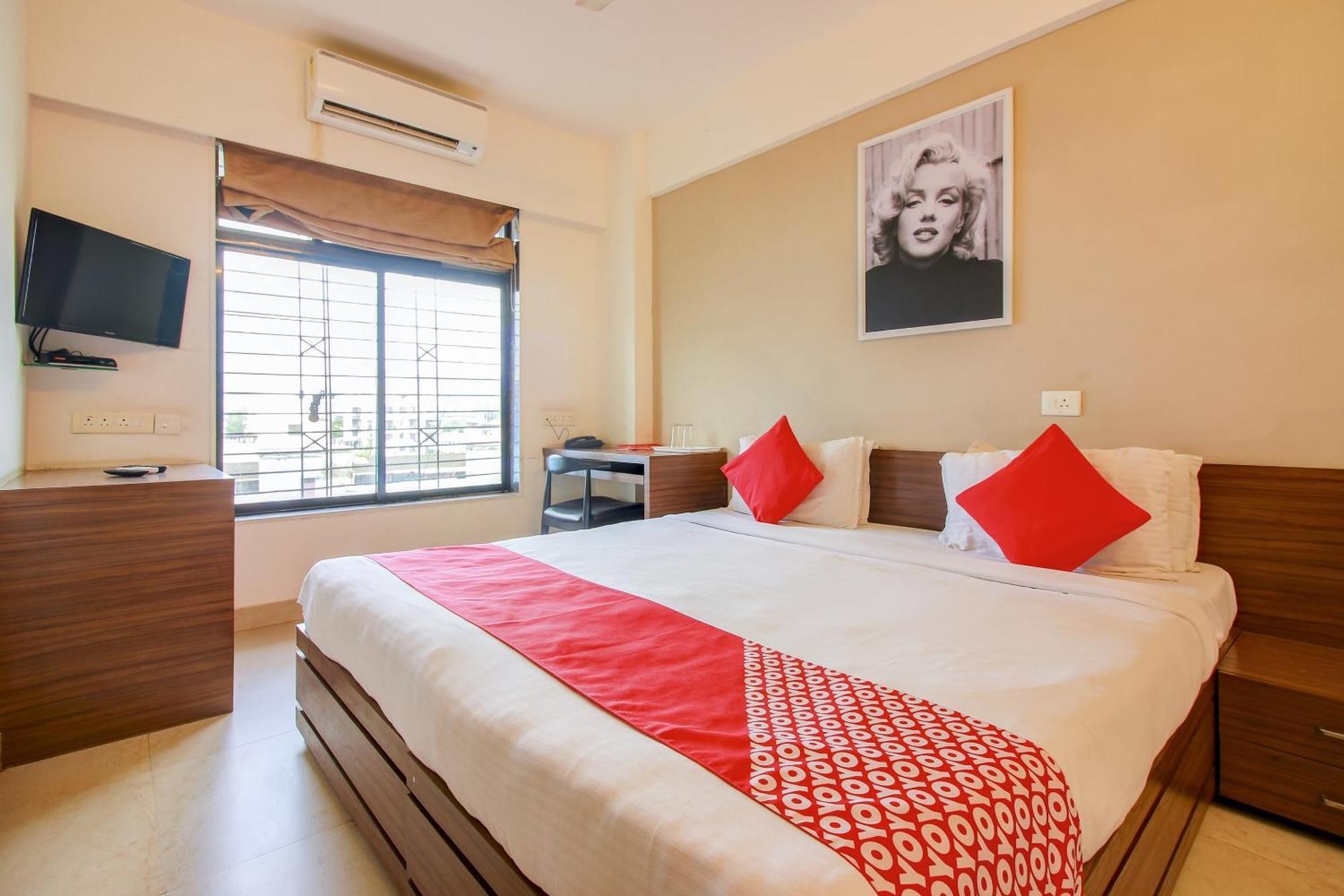 Super Collection O Panchratna Hotel Panvel Buitenkant foto