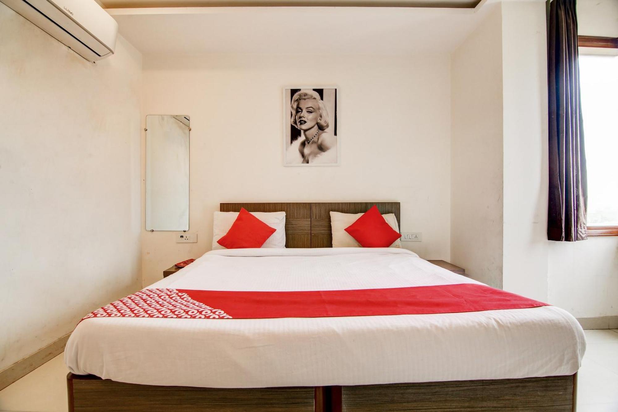 Super Collection O Panchratna Hotel Panvel Buitenkant foto