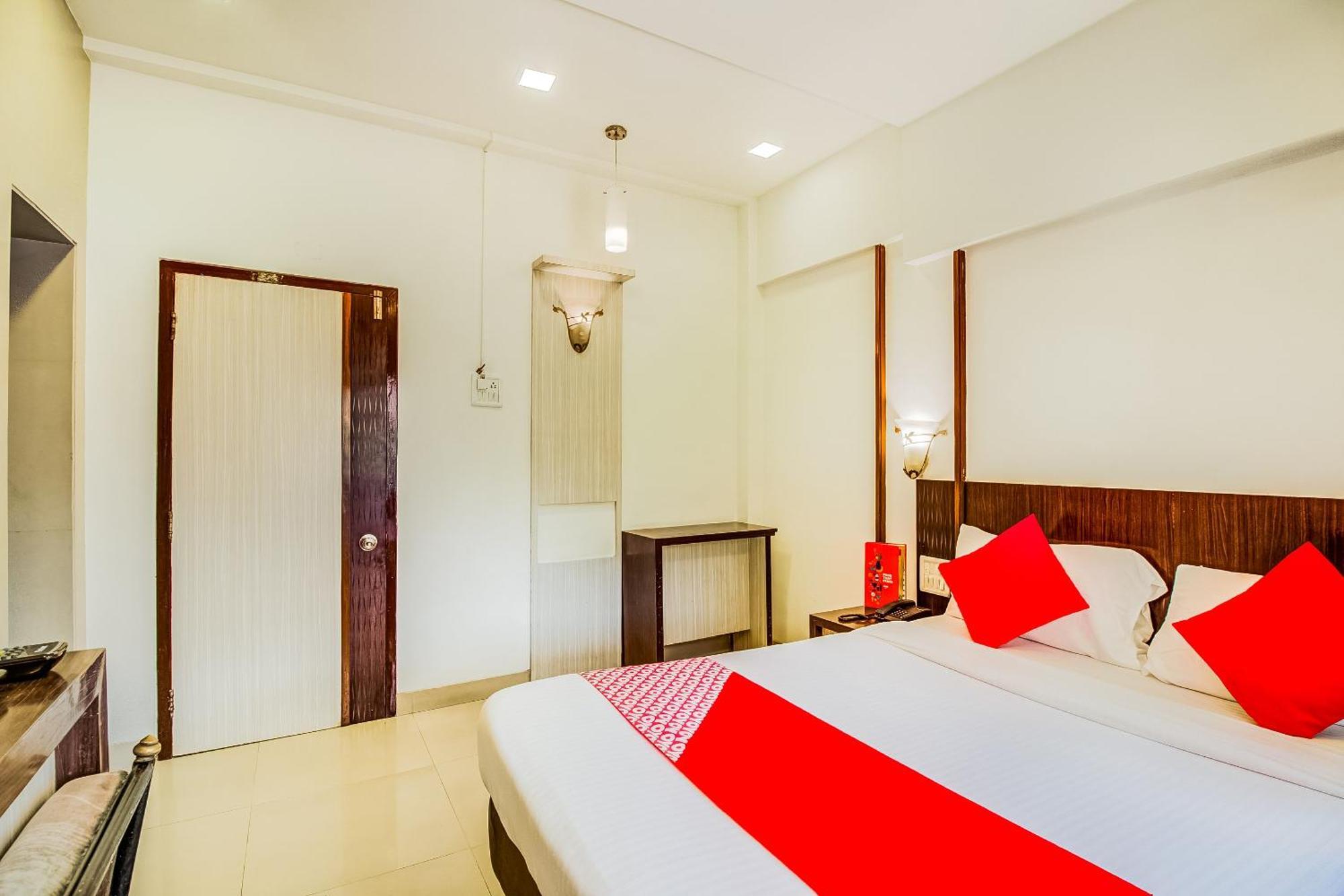 Super Collection O Panchratna Hotel Panvel Buitenkant foto